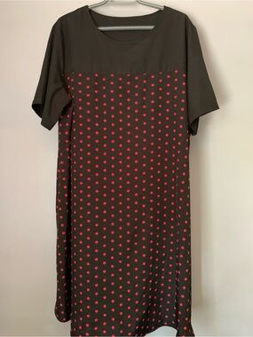 Polka Dot Short Sleeve Shift Dress - Black with Red Dots 2XL